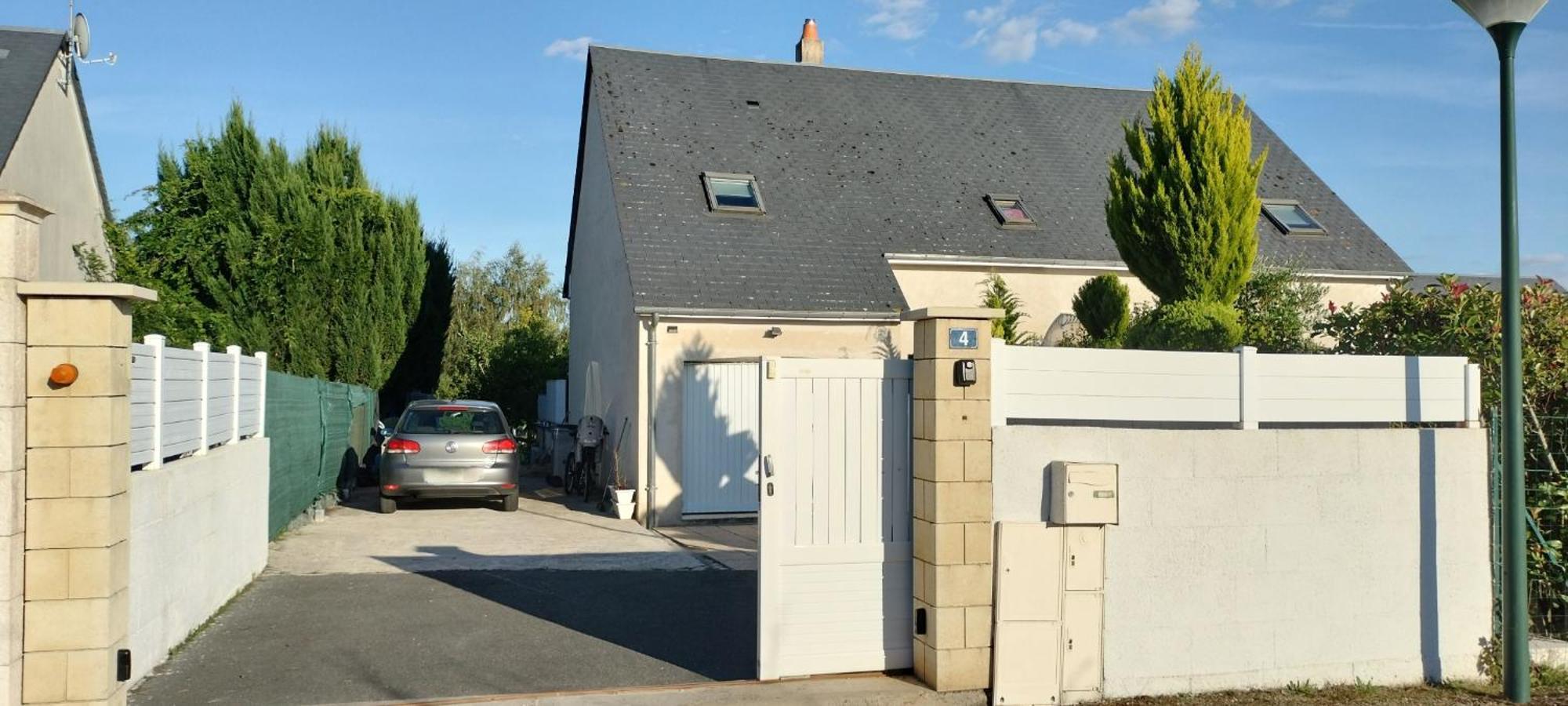 Un Studio Avec Une Entree Independante Thilouze Extérieur photo